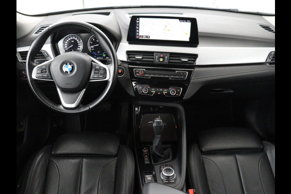 BMW X2 xDrive25e High Executive | Head-Up | Leder | Sportstoelen | Stoelverwarming | Park Assist | Navigatie | Full LED | Climate control | Bluetooth | Cruise control | Individual Storm Bay Metallic