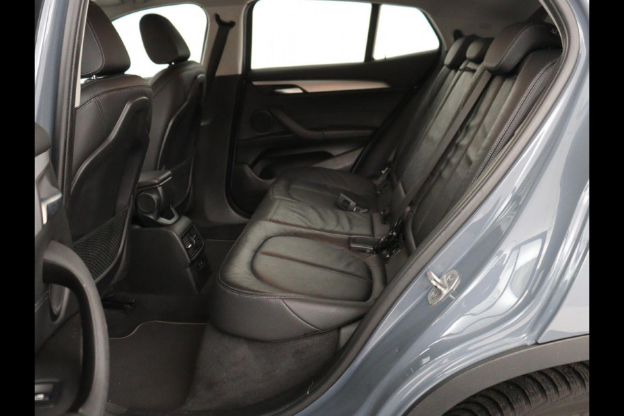 BMW X2 xDrive25e High Executive | Head-Up | Leder | Sportstoelen | Stoelverwarming | Park Assist | Navigatie | Full LED | Climate control | Bluetooth | Cruise control | Individual Storm Bay Metallic