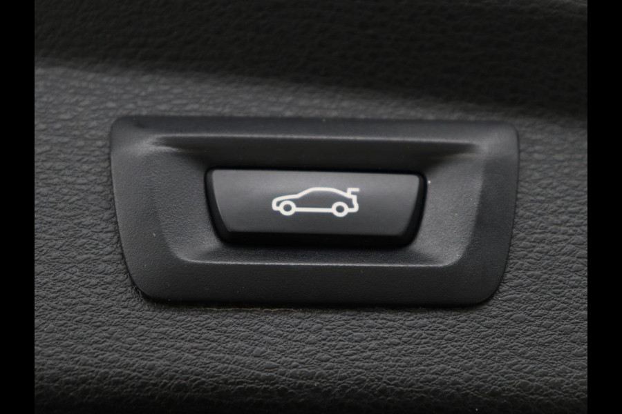 BMW X2 xDrive25e High Executive | Head-Up | Leder | Sportstoelen | Stoelverwarming | Park Assist | Navigatie | Full LED | Climate control | Bluetooth | Cruise control | Individual Storm Bay Metallic