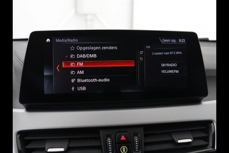 BMW X2 xDrive25e High Executive | Head-Up | Leder | Sportstoelen | Stoelverwarming | Park Assist | Navigatie | Full LED | Climate control | Bluetooth | Cruise control | Individual Storm Bay Metallic