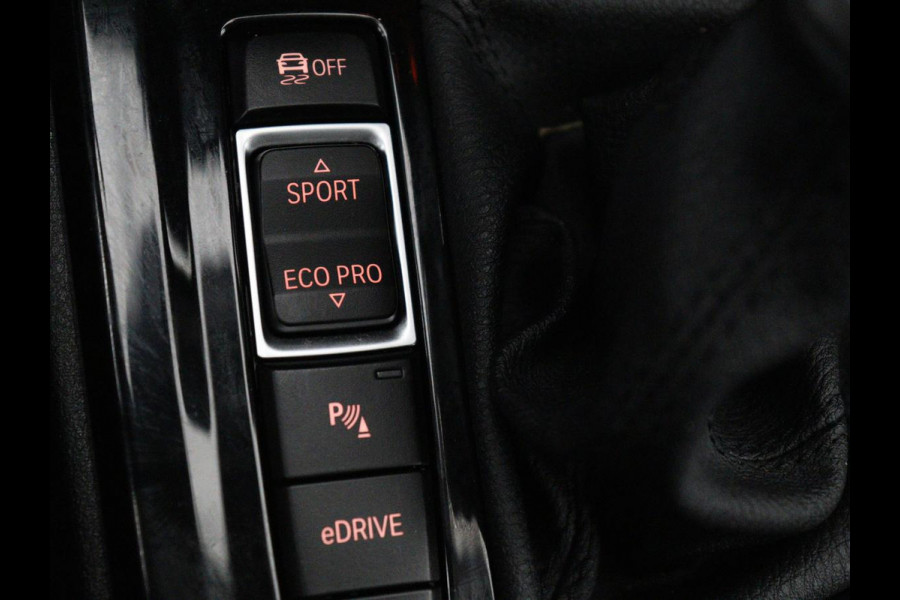 BMW X2 xDrive25e High Executive | Head-Up | Leder | Sportstoelen | Stoelverwarming | Park Assist | Navigatie | Full LED | Climate control | Bluetooth | Cruise control | Individual Storm Bay Metallic