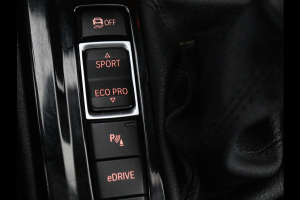 BMW X2 xDrive25e High Executive | Head-Up | Leder | Sportstoelen | Stoelverwarming | Park Assist | Navigatie | Full LED | Climate control | Bluetooth | Cruise control | Individual Storm Bay Metallic