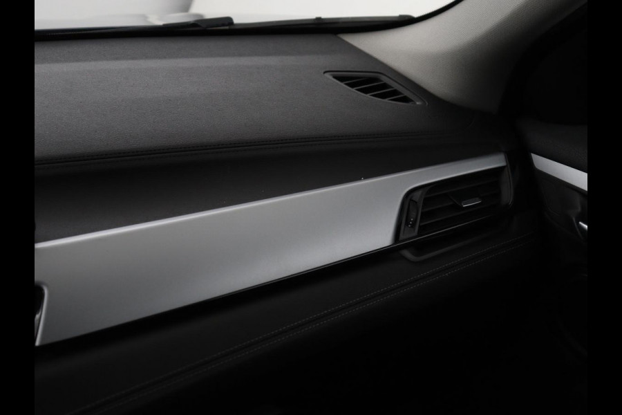 BMW X2 xDrive25e High Executive | Head-Up | Leder | Sportstoelen | Stoelverwarming | Park Assist | Navigatie | Full LED | Climate control | Bluetooth | Cruise control | Individual Storm Bay Metallic