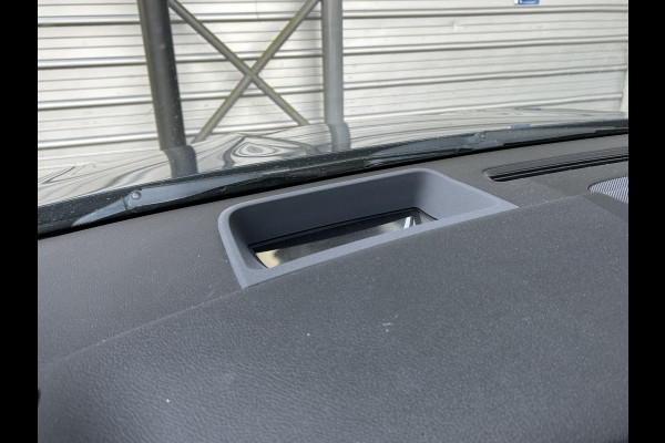 Mercedes-Benz GLA 250e AMG // Distronic // Headup // 360 Camera // MultiBeam // Keyless // 20" // Advanced Audio // Carplay