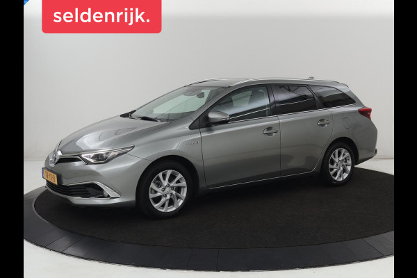 Toyota Auris 1.8 Hybrid Executive | 1e eigenaar | Stoelverwarming | Camera | Keyless | Navigatie | Climate control | Cruise control | Parkeerhulp | Bluetooth
