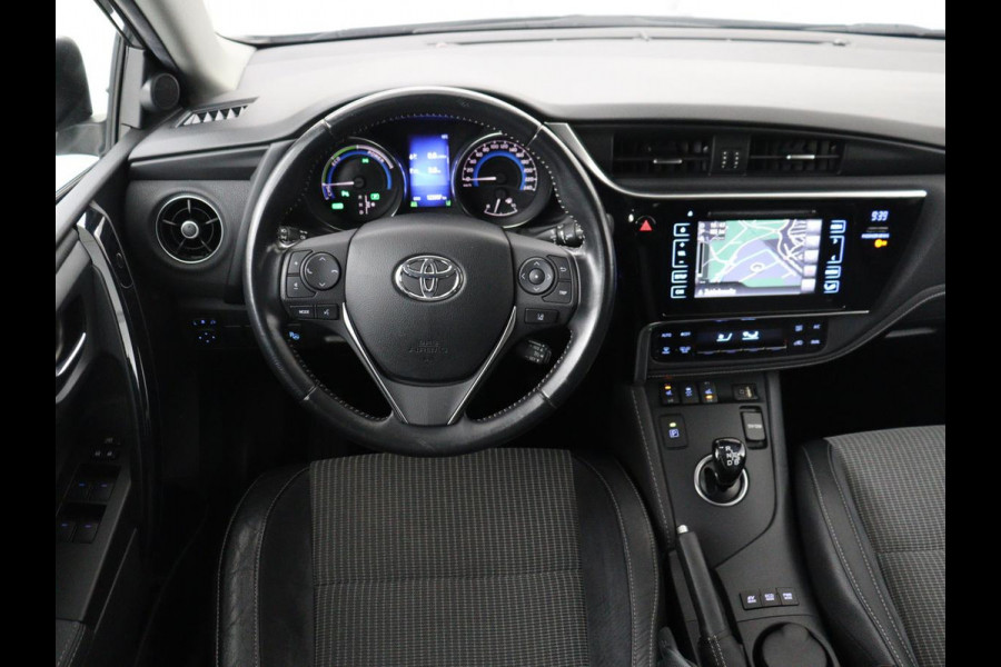 Toyota Auris 1.8 Hybrid Executive | 1e eigenaar | Stoelverwarming | Camera | Keyless | Navigatie | Climate control | Cruise control | Parkeerhulp | Bluetooth