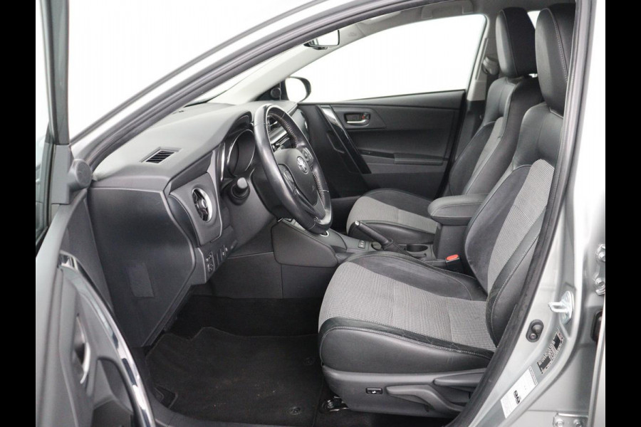 Toyota Auris 1.8 Hybrid Executive | 1e eigenaar | Stoelverwarming | Camera | Keyless | Navigatie | Climate control | Cruise control | Parkeerhulp | Bluetooth