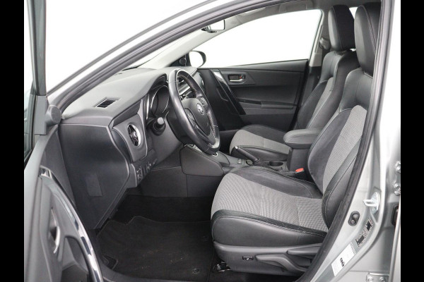 Toyota Auris 1.8 Hybrid Executive | 1e eigenaar | Stoelverwarming | Camera | Keyless | Navigatie | Climate control | Cruise control | Parkeerhulp | Bluetooth