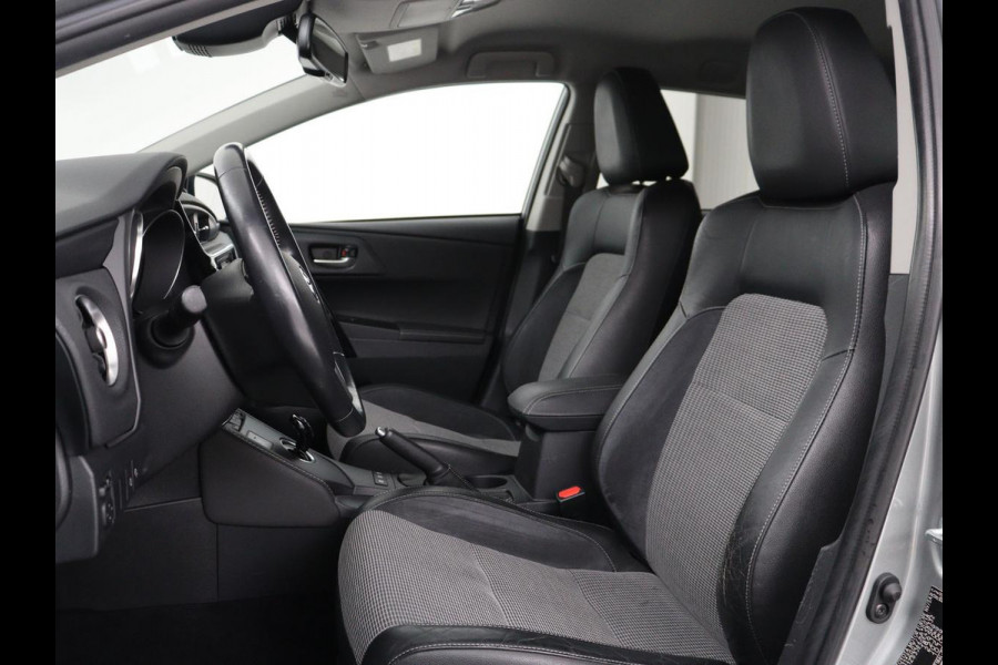 Toyota Auris 1.8 Hybrid Executive | 1e eigenaar | Stoelverwarming | Camera | Keyless | Navigatie | Climate control | Cruise control | Parkeerhulp | Bluetooth