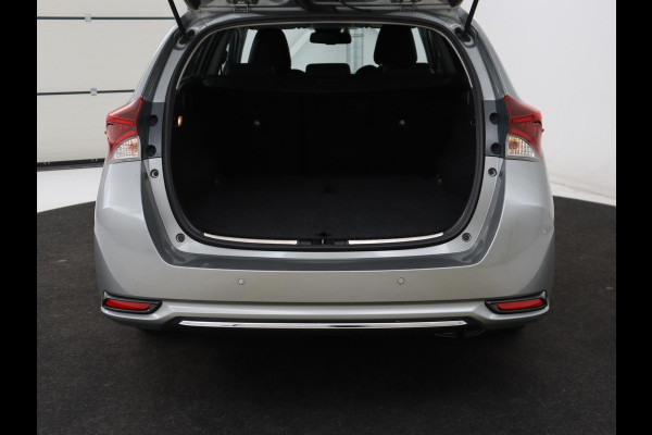 Toyota Auris 1.8 Hybrid Executive | 1e eigenaar | Stoelverwarming | Camera | Keyless | Navigatie | Climate control | Cruise control | Parkeerhulp | Bluetooth