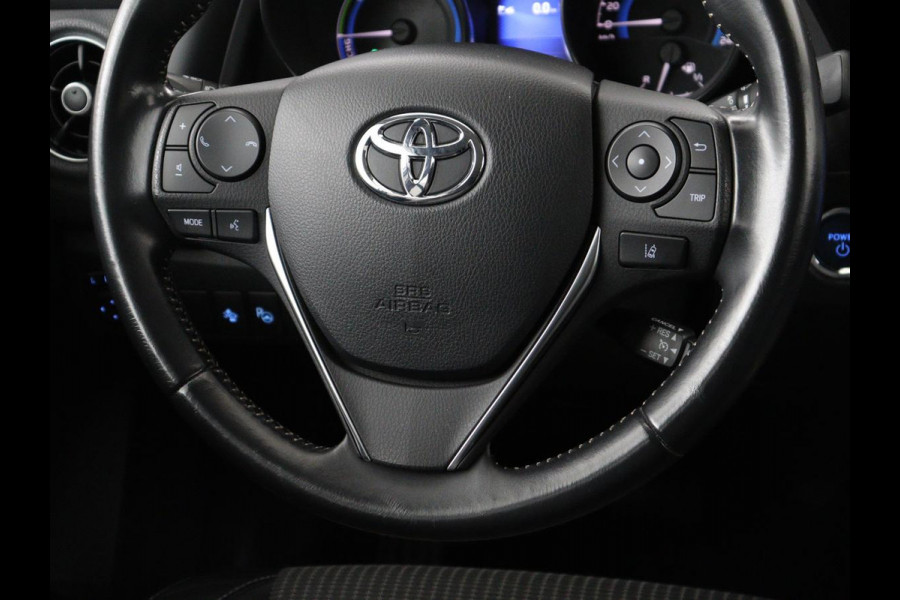 Toyota Auris 1.8 Hybrid Executive | 1e eigenaar | Stoelverwarming | Camera | Keyless | Navigatie | Climate control | Cruise control | Parkeerhulp | Bluetooth