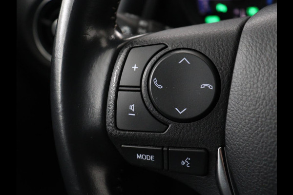 Toyota Auris 1.8 Hybrid Executive | 1e eigenaar | Stoelverwarming | Camera | Keyless | Navigatie | Climate control | Cruise control | Parkeerhulp | Bluetooth