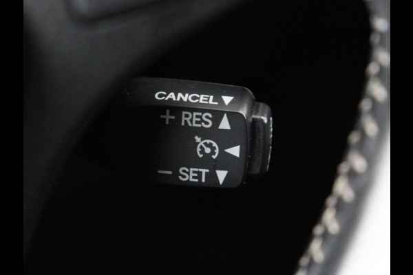 Toyota Auris 1.8 Hybrid Executive | 1e eigenaar | Stoelverwarming | Camera | Keyless | Navigatie | Climate control | Cruise control | Parkeerhulp | Bluetooth