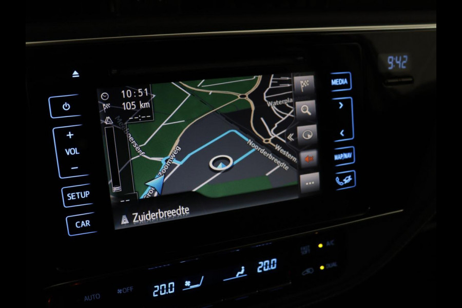 Toyota Auris 1.8 Hybrid Executive | 1e eigenaar | Stoelverwarming | Camera | Keyless | Navigatie | Climate control | Cruise control | Parkeerhulp | Bluetooth