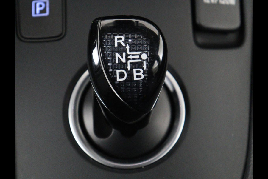 Toyota Auris 1.8 Hybrid Executive | 1e eigenaar | Stoelverwarming | Camera | Keyless | Navigatie | Climate control | Cruise control | Parkeerhulp | Bluetooth