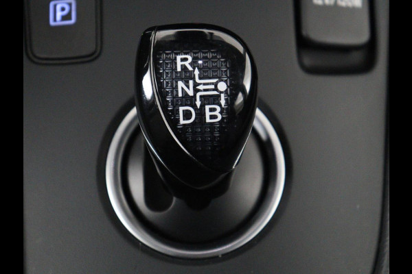 Toyota Auris 1.8 Hybrid Executive | 1e eigenaar | Stoelverwarming | Camera | Keyless | Navigatie | Climate control | Cruise control | Parkeerhulp | Bluetooth