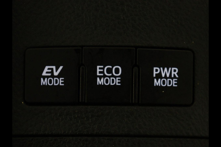 Toyota Auris 1.8 Hybrid Executive | 1e eigenaar | Stoelverwarming | Camera | Keyless | Navigatie | Climate control | Cruise control | Parkeerhulp | Bluetooth
