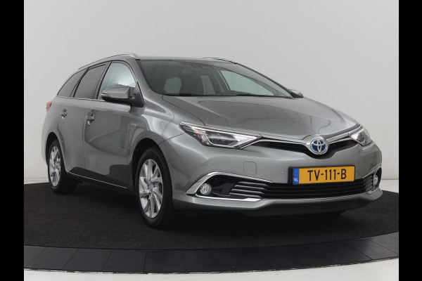 Toyota Auris 1.8 Hybrid Executive | 1e eigenaar | Stoelverwarming | Camera | Keyless | Navigatie | Climate control | Cruise control | Parkeerhulp | Bluetooth
