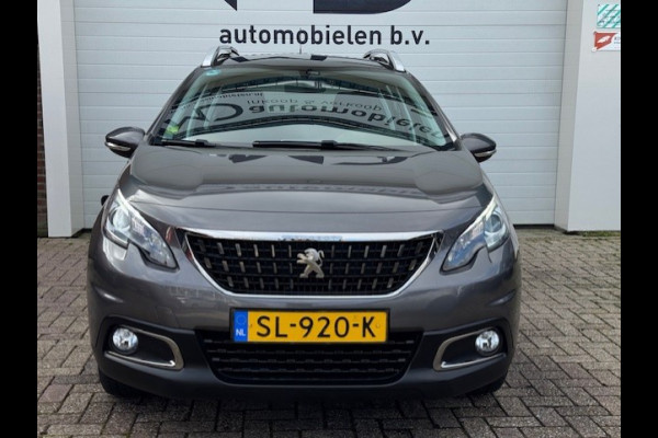 Peugeot 2008 1.2 Blue Lion - Trekhaak - Panorama dak - NAP