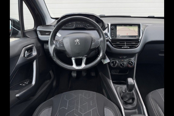 Peugeot 2008 1.2 Blue Lion - Trekhaak - Panorama dak - NAP