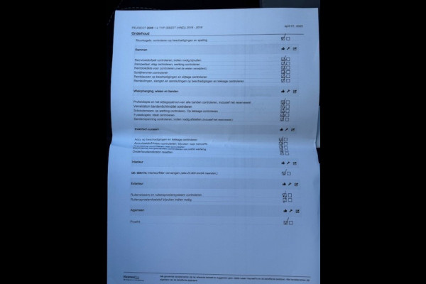 Peugeot 2008 1.2 Blue Lion - Trekhaak - Panorama dak - NAP