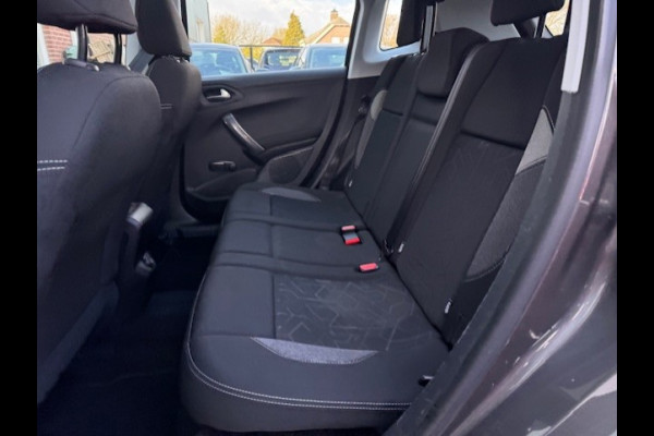 Peugeot 2008 1.2 Blue Lion - Trekhaak - Panorama dak - NAP