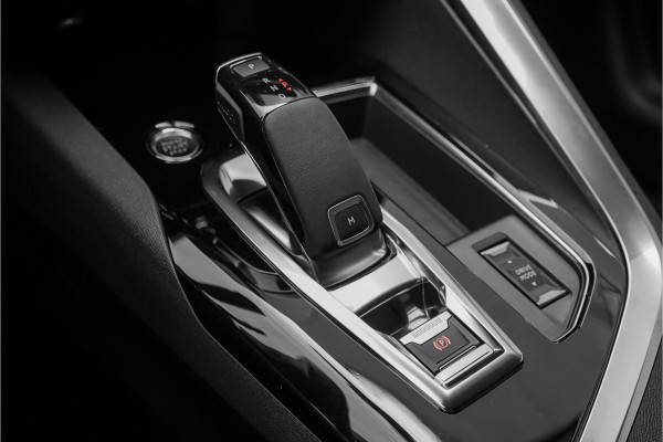 Peugeot 5008 1.2 PureTech Allure Pack CarPlay Camera Stoelverw 18"