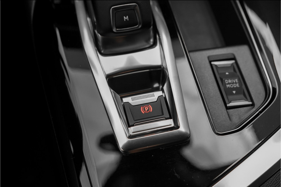 Peugeot 5008 1.2 PureTech Allure Pack CarPlay Camera Stoelverw 18"