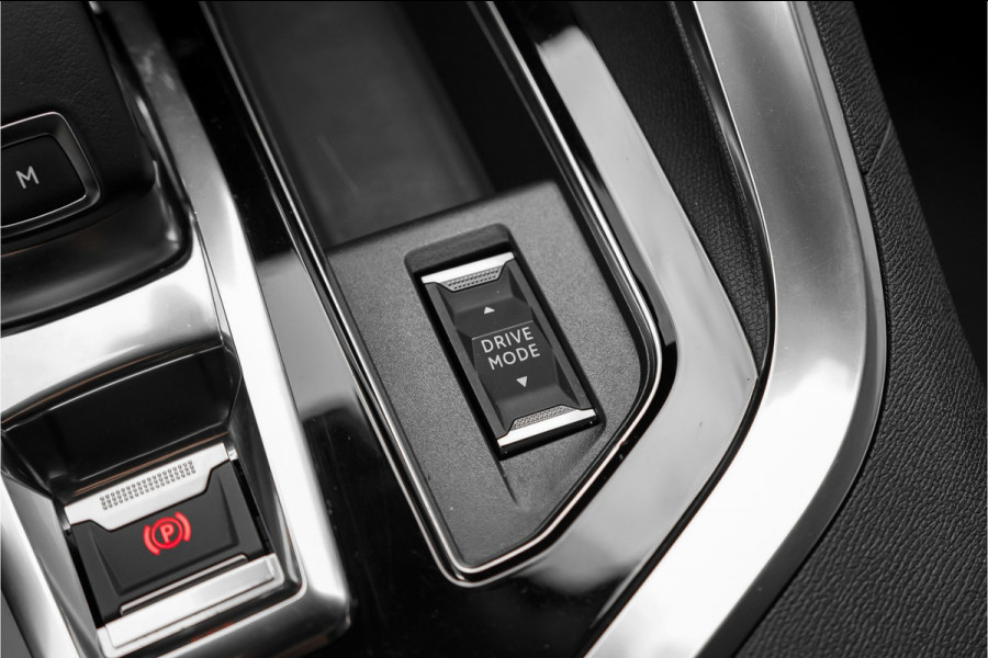 Peugeot 5008 1.2 PureTech Allure Pack CarPlay Camera Stoelverw 18"