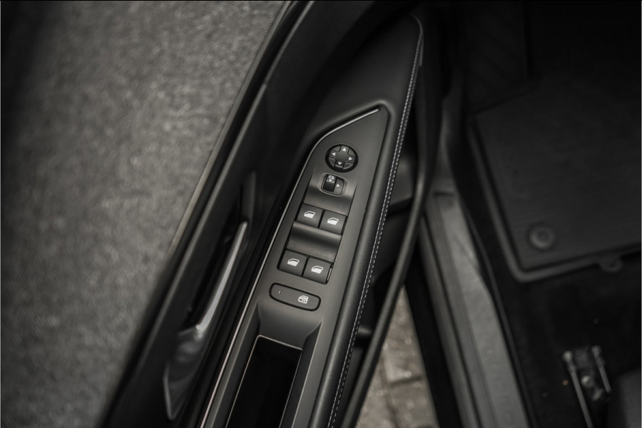 Peugeot 5008 1.2 PureTech Allure Pack CarPlay Camera Stoelverw 18"