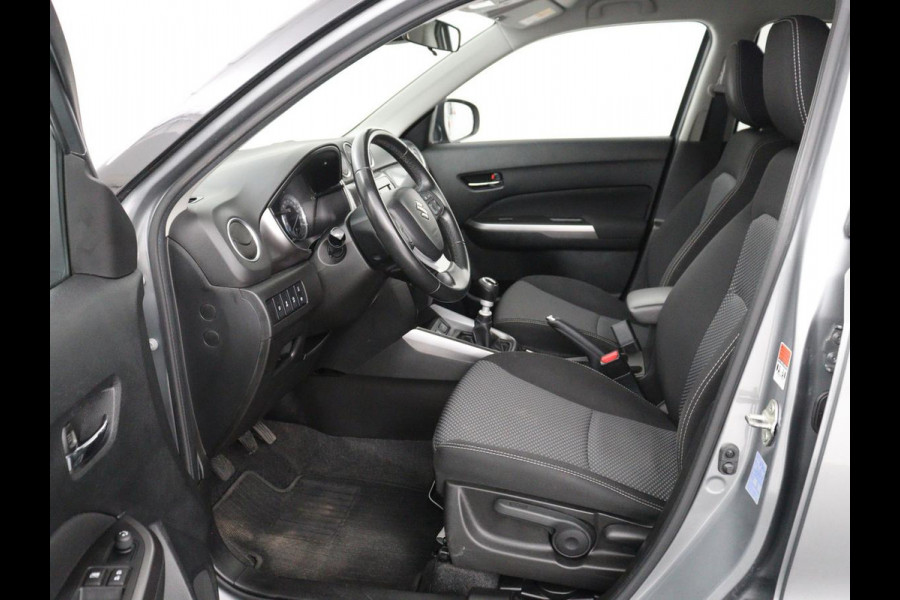 Suzuki Vitara 1.4 Boosterjet Select Smart Hybrid | Stoelverwarming | Trekhaak | Adaptive cruise | Carplay | Camera | Full LED | Navigatie | Climate control | Parkeerhulp