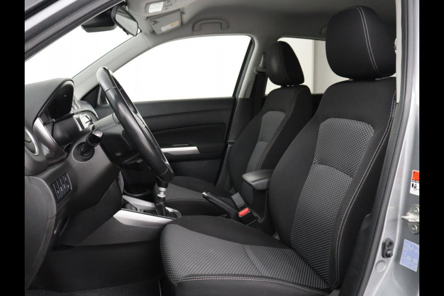 Suzuki Vitara 1.4 Boosterjet Select Smart Hybrid | Stoelverwarming | Trekhaak | Adaptive cruise | Carplay | Camera | Full LED | Navigatie | Climate control | Parkeerhulp