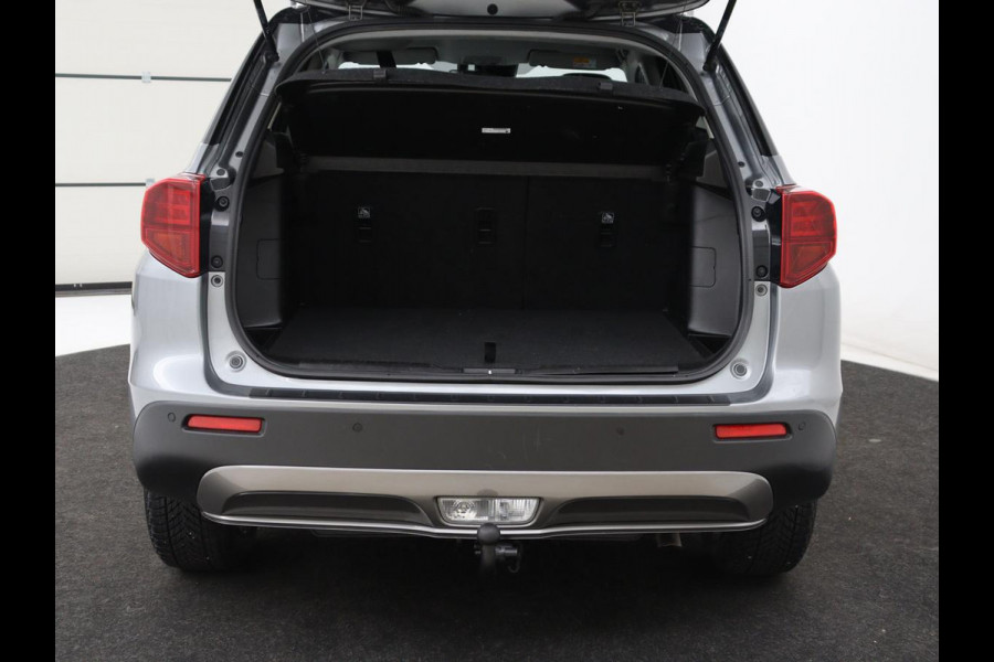 Suzuki Vitara 1.4 Boosterjet Select Smart Hybrid | Stoelverwarming | Trekhaak | Adaptive cruise | Carplay | Camera | Full LED | Navigatie | Climate control | Parkeerhulp