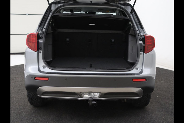 Suzuki Vitara 1.4 Boosterjet Select Smart Hybrid | Stoelverwarming | Trekhaak | Adaptive cruise | Carplay | Camera | Full LED | Navigatie | Climate control | Parkeerhulp