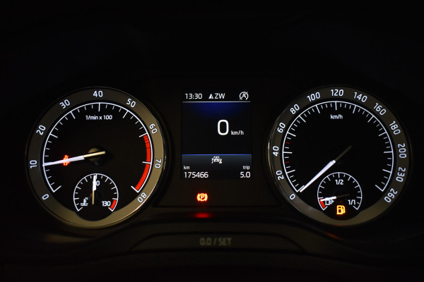 Škoda Karoq 1.5 TSI 150PK ACT BUSINESS EDITION PLUS CAMERA/NAVI/TREKHAAK