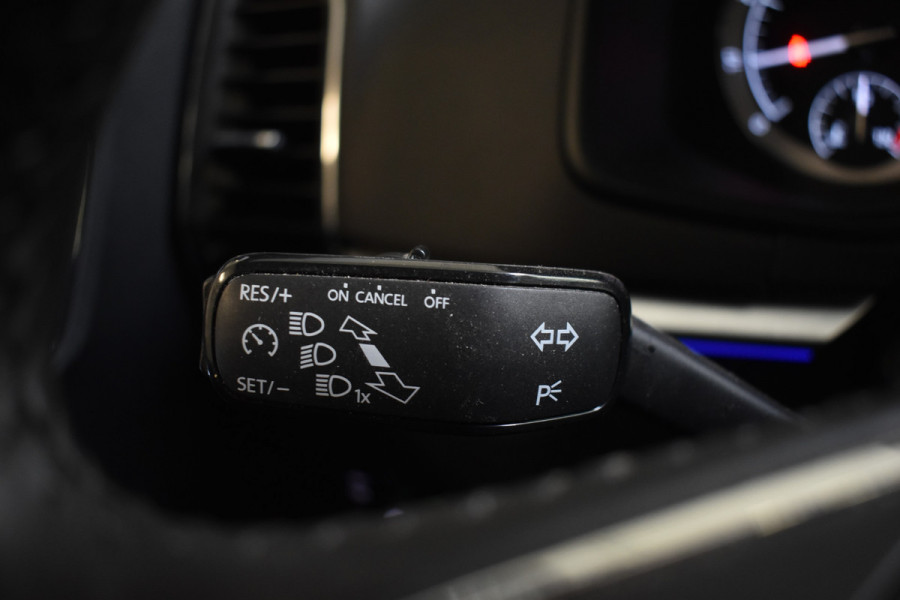 Škoda Karoq 1.5 TSI 150PK ACT BUSINESS EDITION PLUS CAMERA/NAVI/TREKHAAK