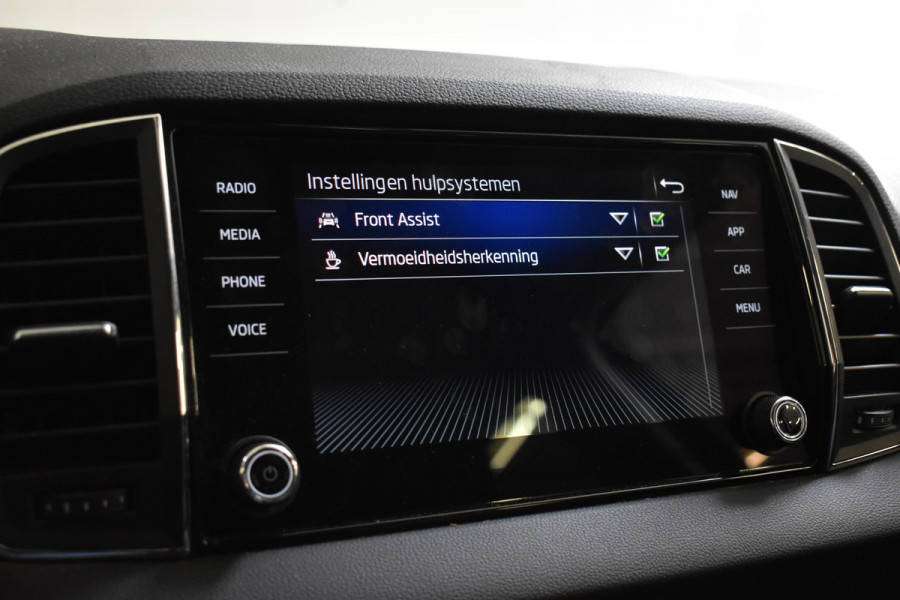 Škoda Karoq 1.5 TSI 150PK ACT BUSINESS EDITION PLUS CAMERA/NAVI/TREKHAAK