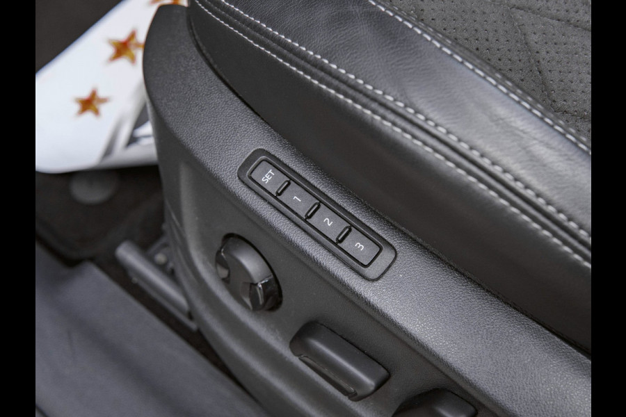 Škoda Kodiaq 1.5 TSI Sportline Business Panoramadak|Trekhaak|Stoelverwarming|Memory|Camera