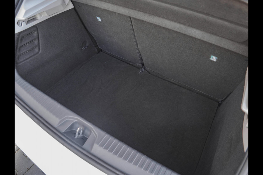 Renault Clio 1.0 TCe Zen Carplay|Clima|LMV|Lane-assist|PDC|Cruise