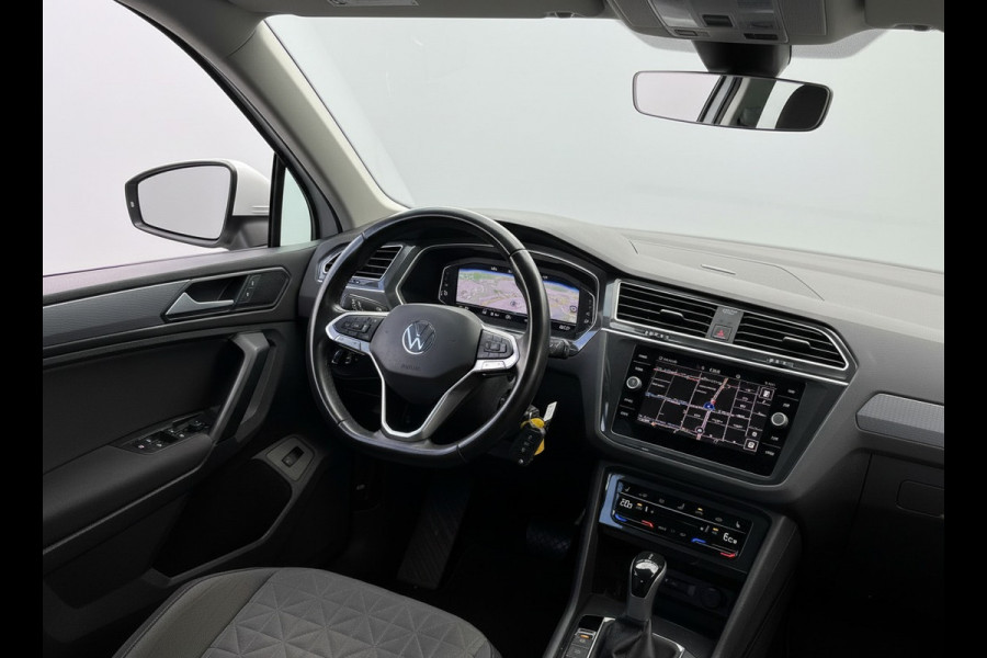 Volkswagen Tiguan E-Hybrid 245PK DSG LIFE TREKHAAK/VIRTUAL/STUURVERW.