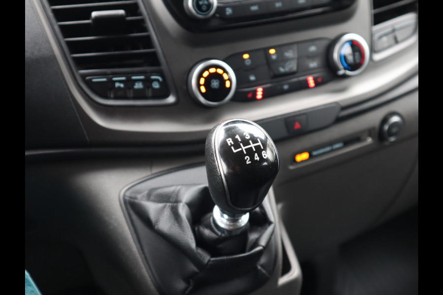 Ford Transit Custom 280 2.0 TDCI 130pk Euro 6 - DC 5 Pers. - Trekhaak - Airco - Navi