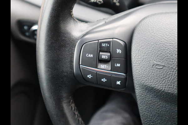 Ford Transit Custom 280 2.0 TDCI 130pk Euro 6 - DC 5 Pers. - Trekhaak - Airco - Navi