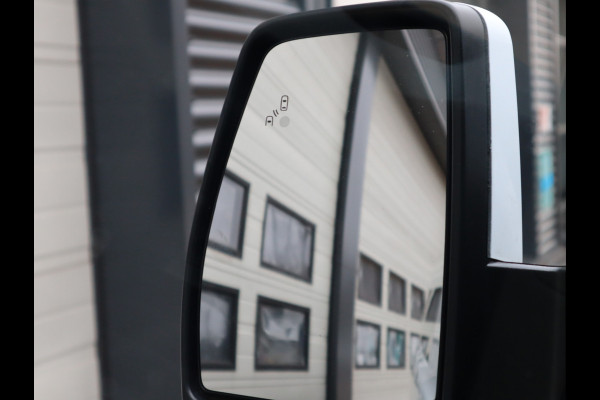 Ford Transit Custom 280 2.0 TDCI 130pk Euro 6 - DC 5 Pers. - Trekhaak - Airco - Navi