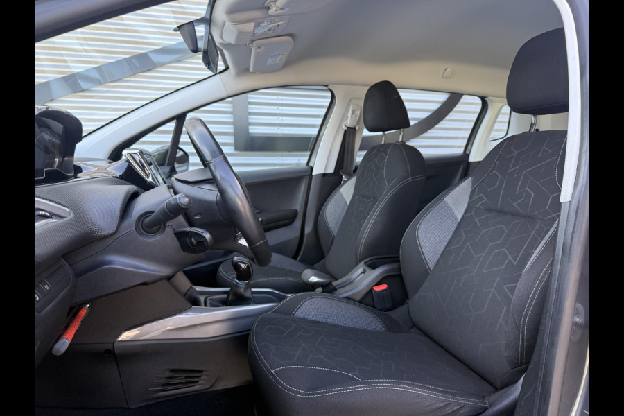 Peugeot 2008 1.2 PureTech Blue Lion Navi|Trekhaak|D-riem v.v. in 2023|Carplay|Cruise|PDC|N.A.P|APK tot 11-2026