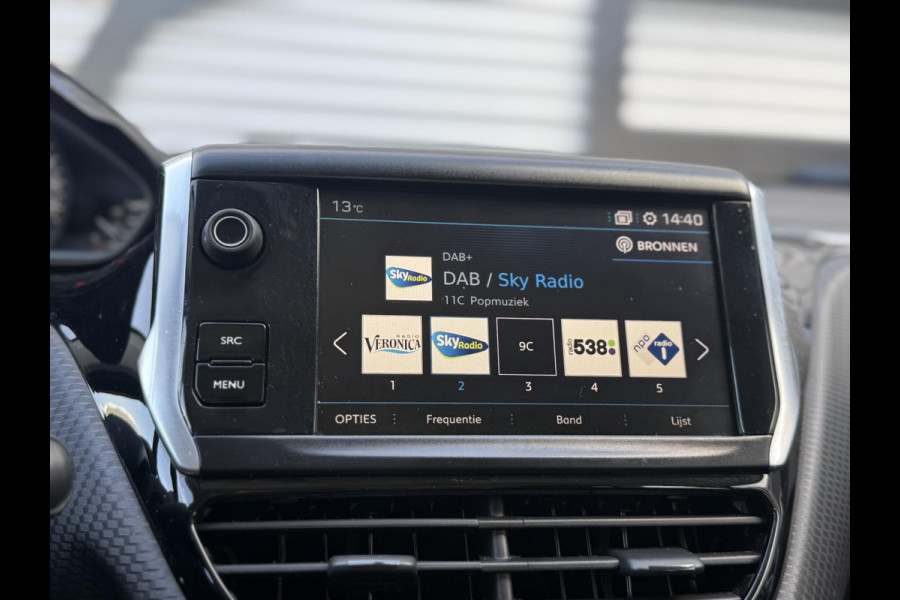 Peugeot 2008 1.2 PureTech Blue Lion Navi|Trekhaak|D-riem v.v. in 2023|Carplay|Cruise|PDC|N.A.P|APK tot 11-2026