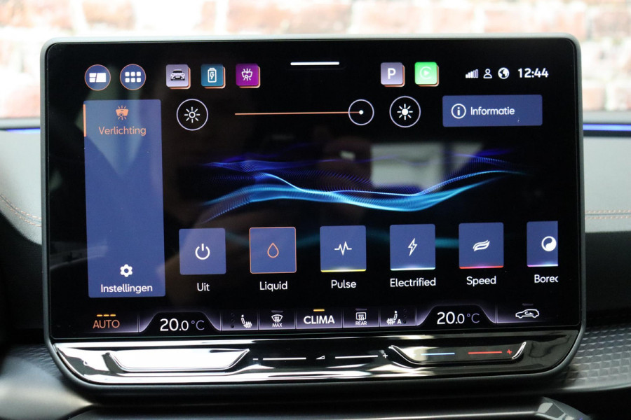 CUPRA Formentor 1.5 TSI e-Hybrid VZ Performance Automaat / Virtual Cockpit / 19 Inch / LED Matrix / Sportstoelen / Adaptieve Cruise Control / Achteruitrijcamera / Extra Getint Glas / Apple CarPlay / Stoelverwarming / Parkeersensoren voor+achter / DAB / Climate Control / Bluetooth