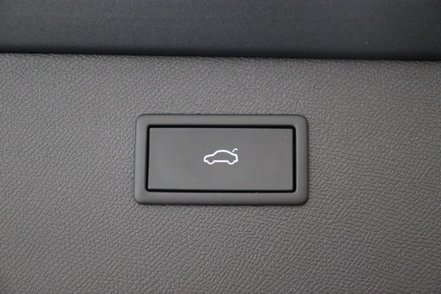 CUPRA Formentor 1.5 TSI e-Hybrid VZ Performance Automaat / Virtual Cockpit / 19 Inch / LED Matrix / Sportstoelen / Adaptieve Cruise Control / Achteruitrijcamera / Extra Getint Glas / Apple CarPlay / Stoelverwarming / Parkeersensoren voor+achter / DAB / Climate Control / Bluetooth