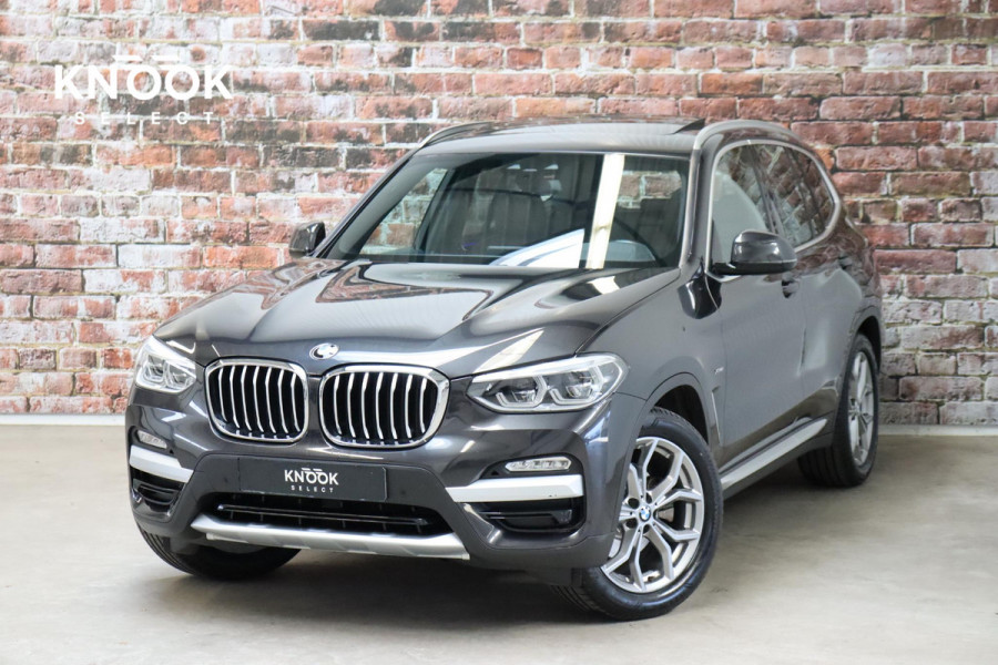 BMW X3 xDrive20i High Executive xLine Automaat / Panoramadak / Trekhaak / Navigatiesysteem Professional / Leder / Comfortstoelen Elektrisch Verstelbaar / Stuurwielverwarming / Chrome Line / Stoelventilatie / Hifi / Multifunctioneel Instrumentendisplay / LED /