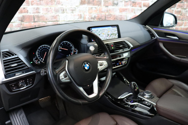 BMW X3 xDrive20i High Executive xLine Automaat / Panoramadak / Trekhaak / Navigatiesysteem Professional / Leder / Comfortstoelen Elektrisch Verstelbaar / Stuurwielverwarming / Chrome Line / Stoelventilatie / Hifi / Multifunctioneel Instrumentendisplay / LED /