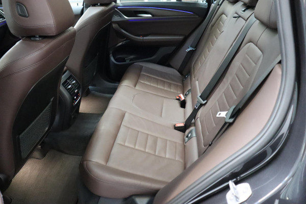 BMW X3 xDrive20i High Executive xLine Automaat / Panoramadak / Trekhaak / Navigatiesysteem Professional / Leder / Comfortstoelen Elektrisch Verstelbaar / Stuurwielverwarming / Chrome Line / Stoelventilatie / Hifi / Multifunctioneel Instrumentendisplay / LED /